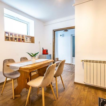 Central Apartment Brassó Kültér fotó