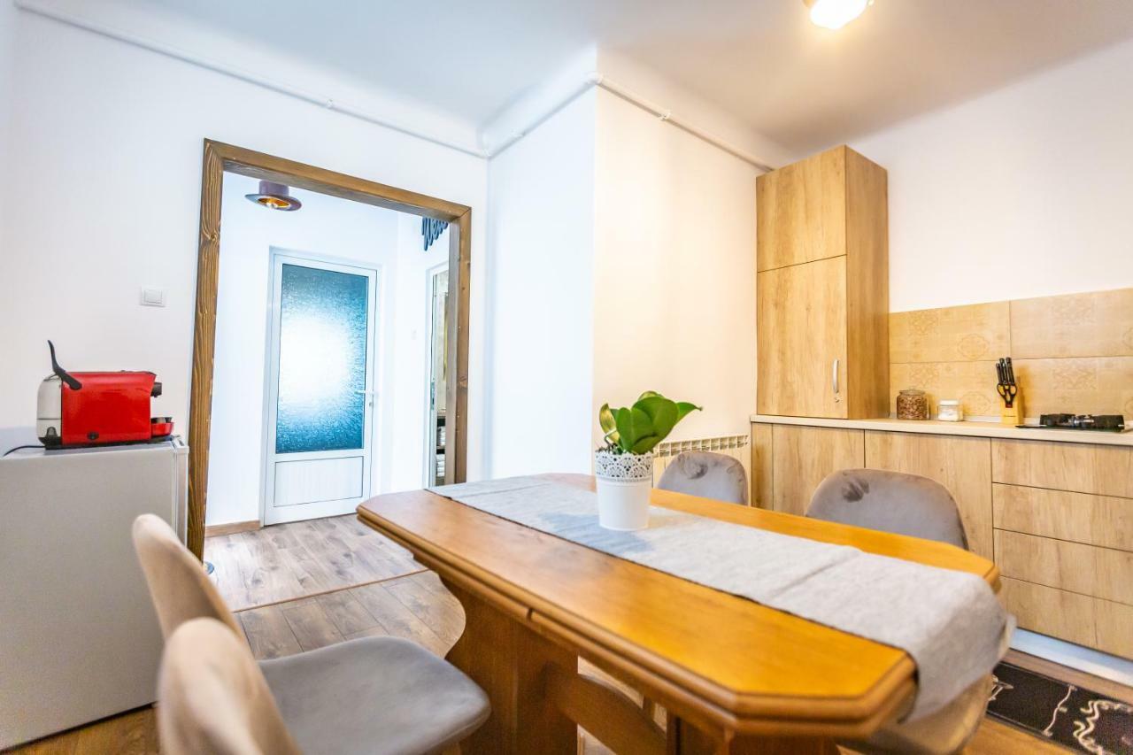 Central Apartment Brassó Kültér fotó